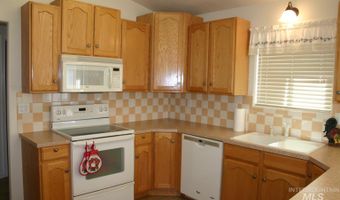 723 Raindrop Dr, Chubbuck, ID 83202