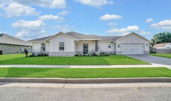 1004 Village Dr, Altus, OK 73521