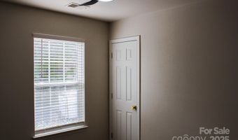 3813 Brookchase Ln, Charlotte, NC 28205