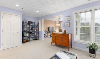 45 Saw Mill Dr 305, North Kingstown, RI 02852