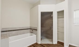 1180 HOUGH St, Bell, FL 32619
