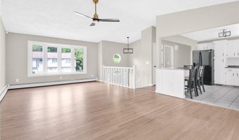 44 Village Ave, Cranston, RI 02920