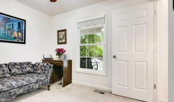 2427 FORT Dr, Alexandria, VA 22303