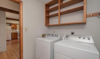 918 King St, Baldwin City, KS 66006