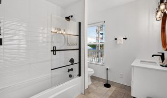 4044 Mindanao St, Bay St. Louis, MS 39520