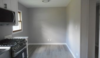 4 N327 7th Ave, Addison, IL 60101