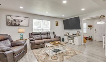 109 W Purdom Ave, Alvarado, TX 76009
