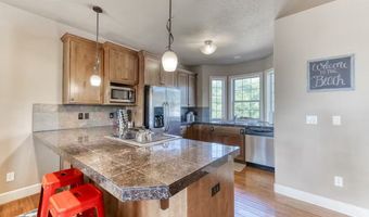 547 FRONT St, Rockaway Beach, OR 97136