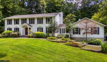 2 Higgins Dr, Alloway, NJ 07462