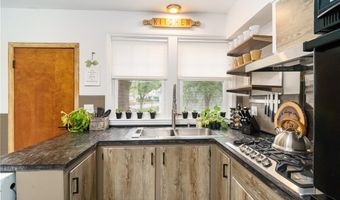 821 Post Rd, Warwick, RI 02888