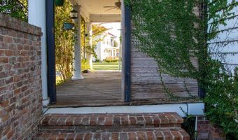 66 Weaver St, Baxley, GA 31513