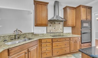 165 Creekside Ln SE, Arab, AL 35016