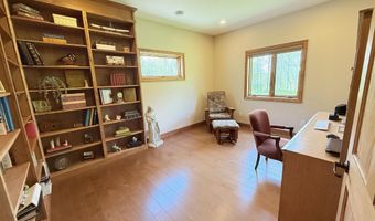 20 Mulberry Ln, Babbitt, MN 55731