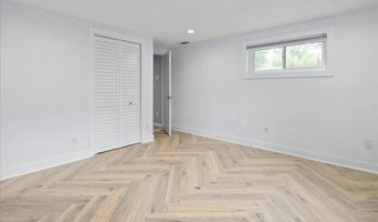 9026 MCNAIR Dr, Alexandria, VA 22309