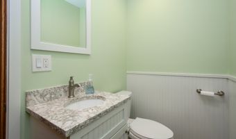 382 Lake St, Antioch, IL 60002