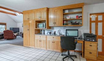 68 Merrimack Rd, Amherst, NH 03031