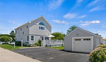 26 Walcott Ave, Narragansett, RI 02882