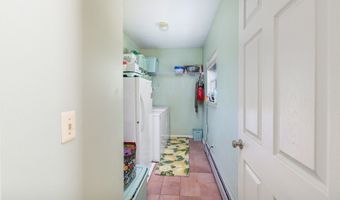 6 Colonial Cir, Alloway, NJ 07418