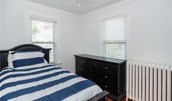5 Gardiner St, Newport, RI 02840