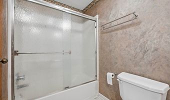 1829 Edward Ln, Anderson, IN 46012