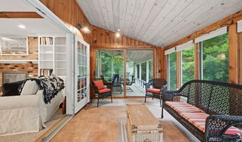 2 Banquo Brae Rd, Brookfield, CT 06804