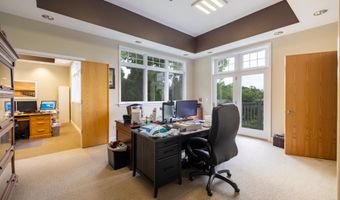 30 Country Squire Dr, Cromwell, CT 06416