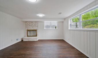 9831 SINGLETON Dr, Bethesda, MD 20817