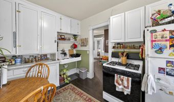 208 S Main St, Algonquin, IL 60102