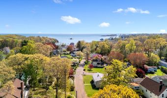 58 Grove St Ext, Branford, CT 06405