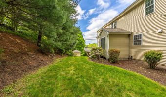 40 Nathan Hale Ct, Cheshire, CT 06410