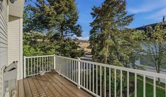 2 MARINA Dr, Bayonne, NJ 07002