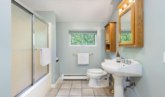 352 Log Cabin Rd, Arundel, ME 04046