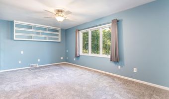 3425 Woodland St, Ames, IA 50014