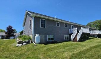 93 Streamside Ln, Bangor, ME 04401