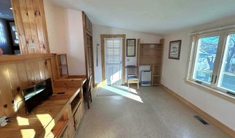 208 7th St, Bangor, ME 04401