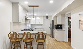 140 Idlebrook Ln, Aberdeen, NJ 07747