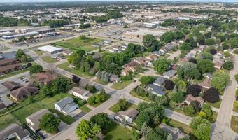 2130 W JONATHON Dr, Appleton, WI 54914