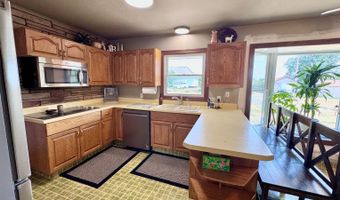 203 3rd Ave SW, Bowman, ND 58623