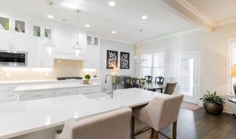 5910 SW Dryden Rd, Bentonville, AR 72713