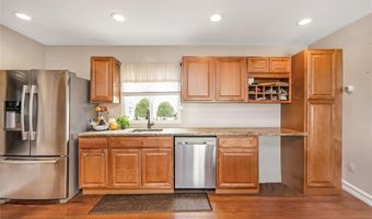 15 Bingham Pl, Amityville, NY 11701