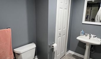 3381 Cromwell Rd, Ann Arbor, MI 48105