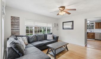230 School St, Lincoln, RI 02865