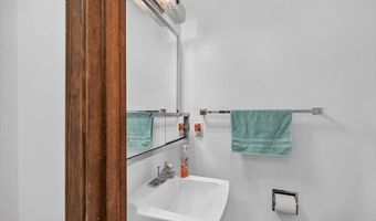 738 Fairway Ct, Ashland, OR 97520