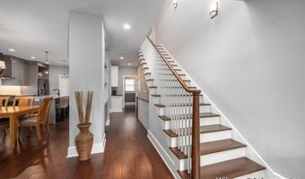 7275 Schoolhouse Dr SE, Ada, MI 49301