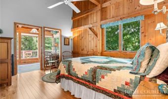221 White Oak Trl, Banner Elk, NC 28604
