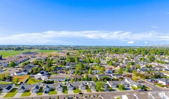 2915 Chasewood Dr, Ammon, ID 83406