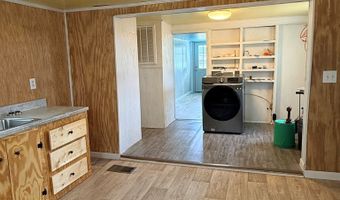 374 Patterson St, Baxley, GA 31513