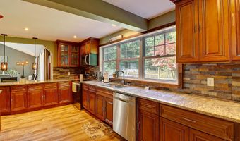 103 Malory Ct, Blakeslee, PA 18610