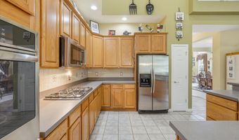 8 Meadowbrook Aly, Barnegat, NJ 08005