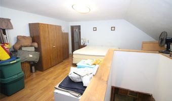 878 County Line Rd, Amityville, NY 11701